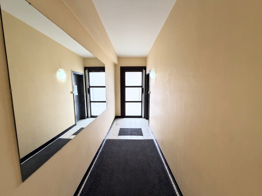 7600142_79166908.jpg