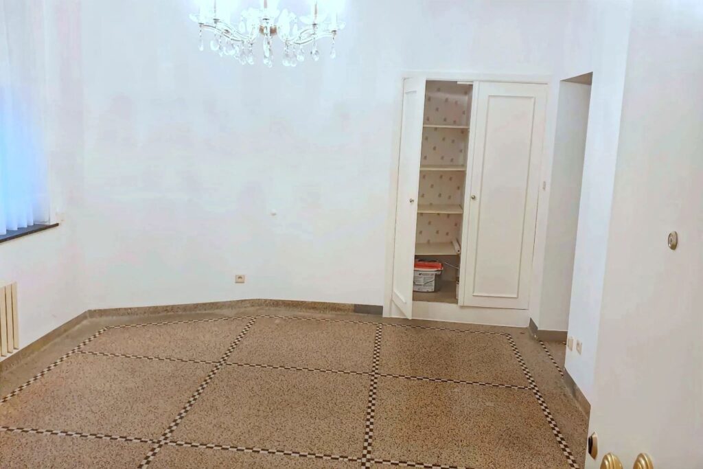 4451940_77320381.jpg