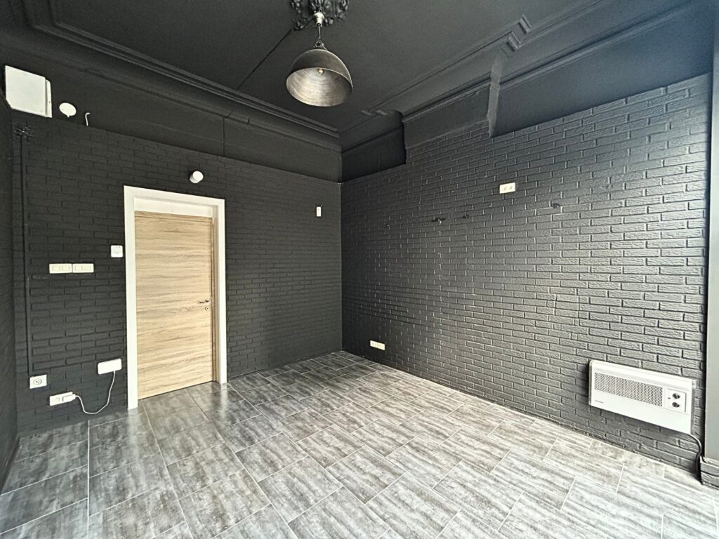 7891977_80960228.jpg